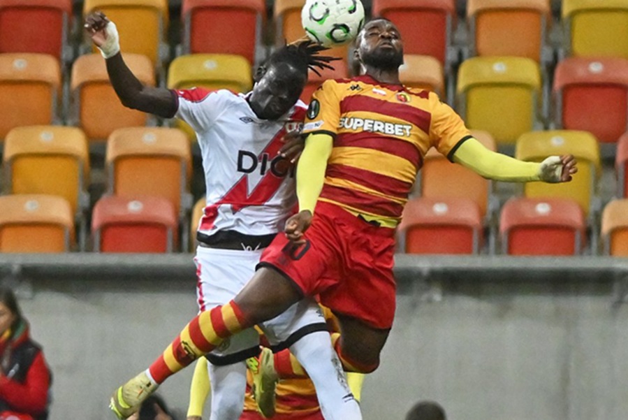 Ciss se perderá el partido de Conference League contra el Drita por tarjetas