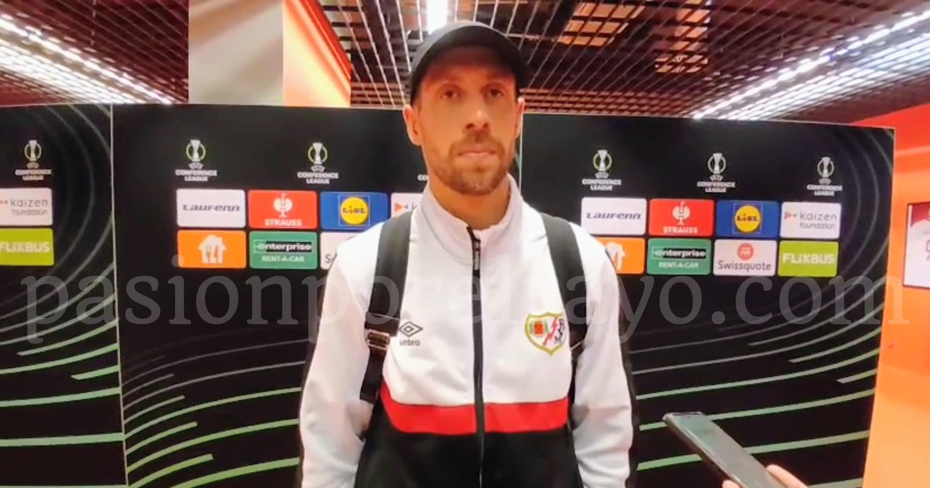 Lejeune, tras el Jagiellonia 1-2 Rayo Vallecano: «Estoy muy orgulloso de Camello y del Pacha Espino»