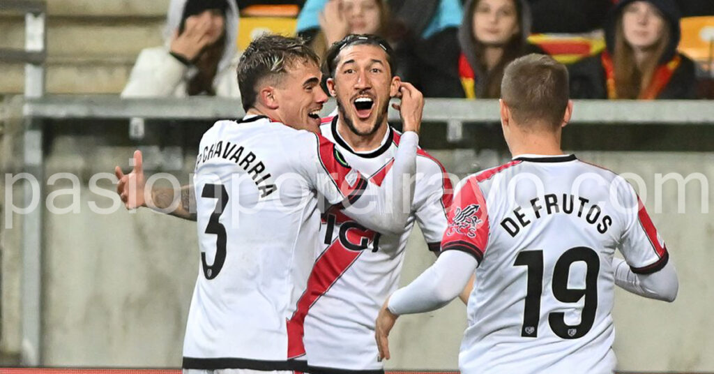 pacha espino celebrando su gol en polonia
