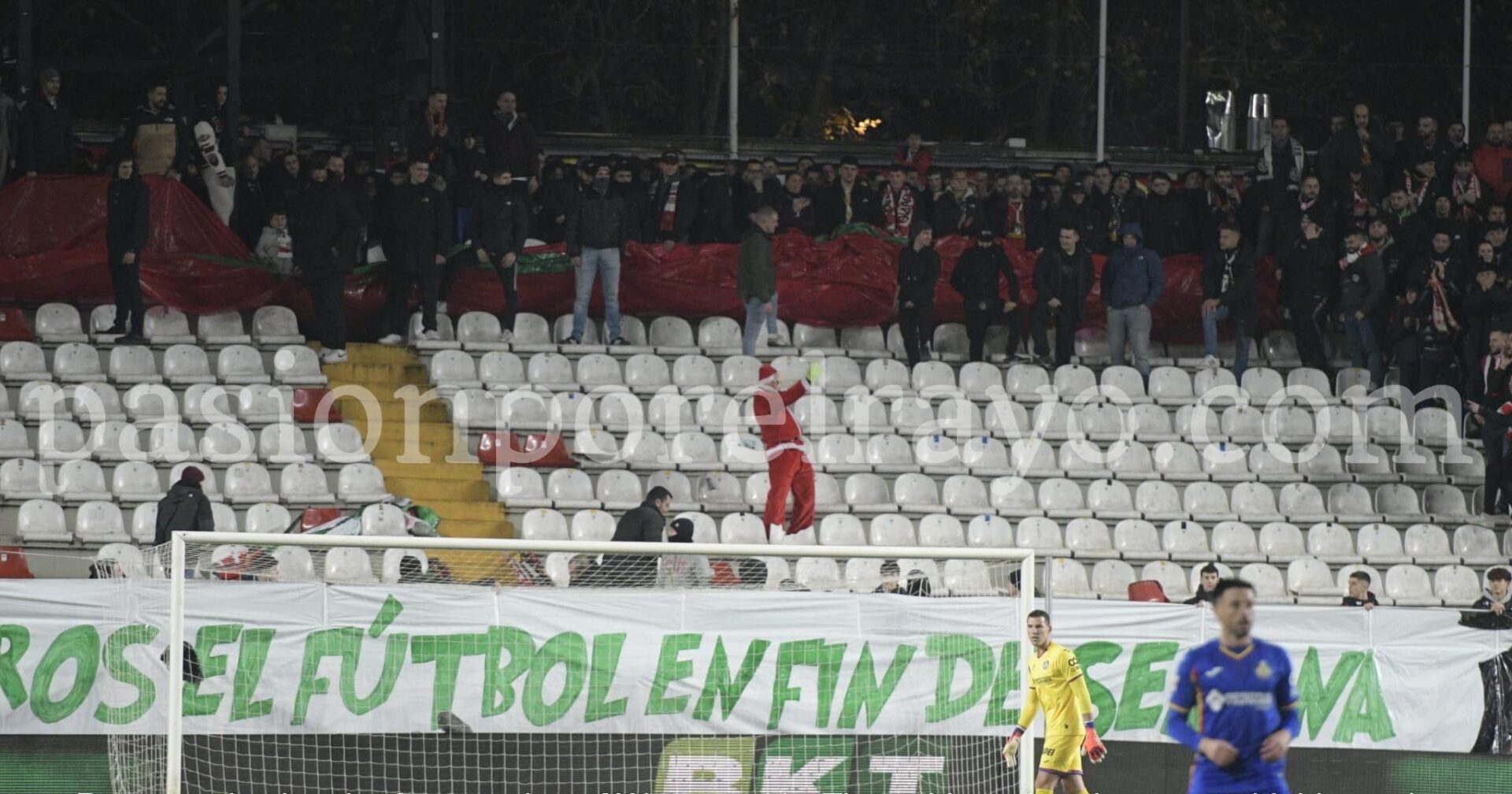 Afición del Rayo - Getafe (c) Pasión por el Rayo