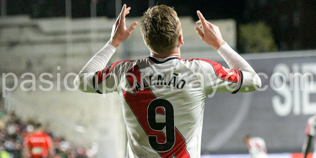 alemao celebrando gol con el rayo