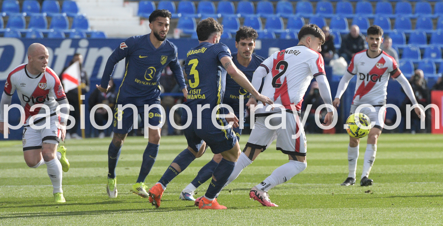 El Rayo Vallecano frenó en seco su sangría defensiva contra el Atlético
