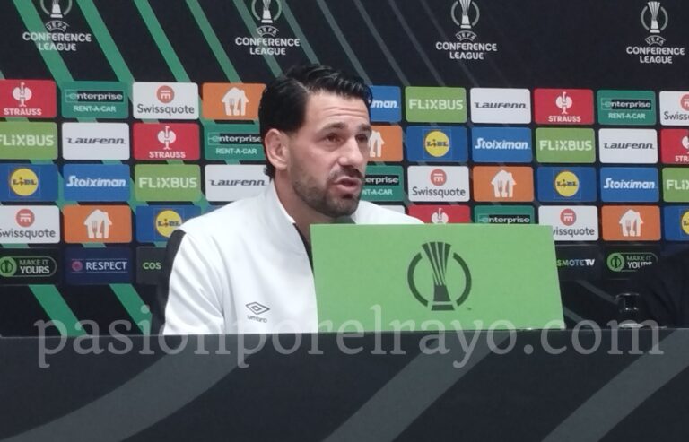 Batalla, en la previa del AEK - Rayo Vallecano (c) Pasión por el Rayo