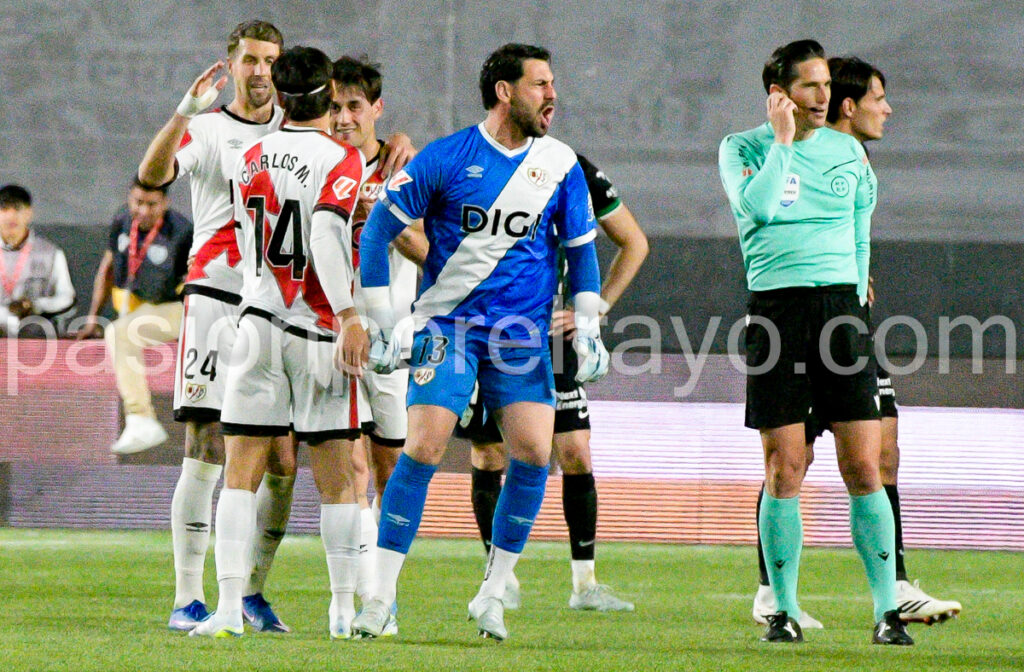 Batalla celebrando victoria ante Elche