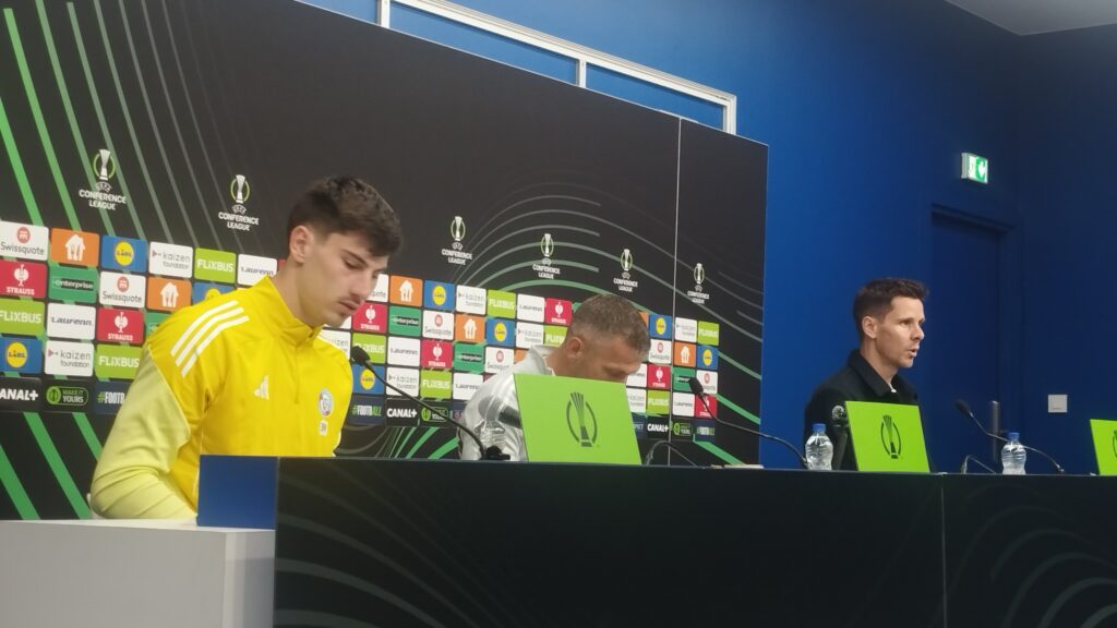 Mike Penders y Gary O'Neil, en la previa del Estrasburgo - Rayo (c) Pasión por el Rayo