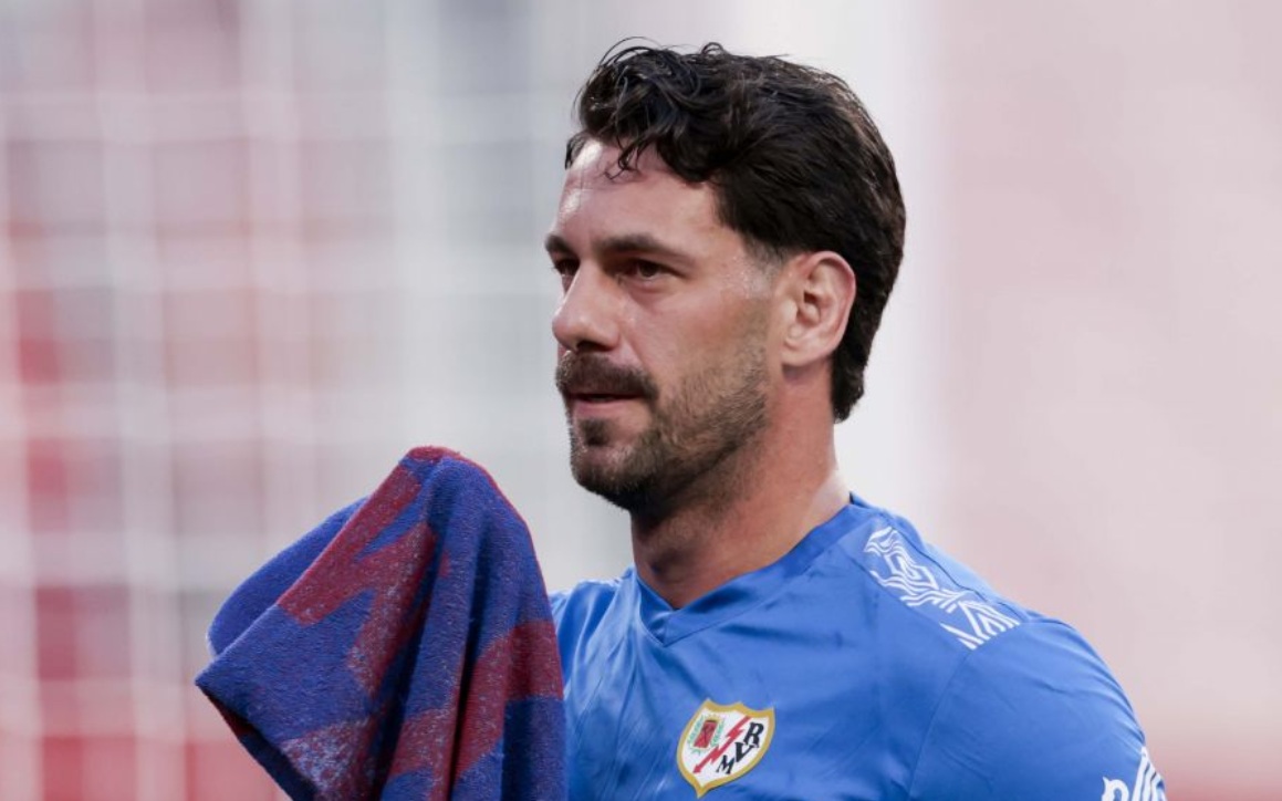 El VAR anuló un penalti de Batalla en el Sevilla – Rayo Vallecano