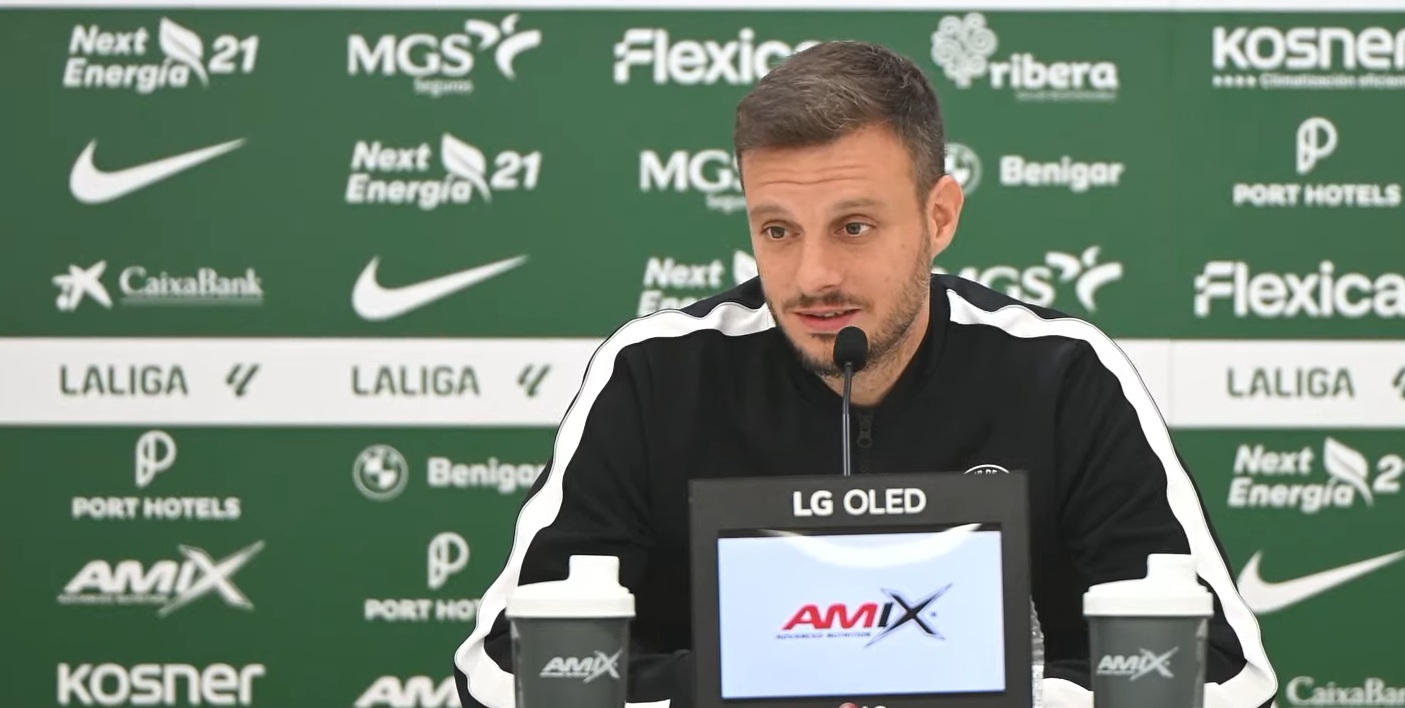 Anselmi, entrenador del Elche: «Si sucede algo, Laliga tendrá que tomar una medida ejemplar»