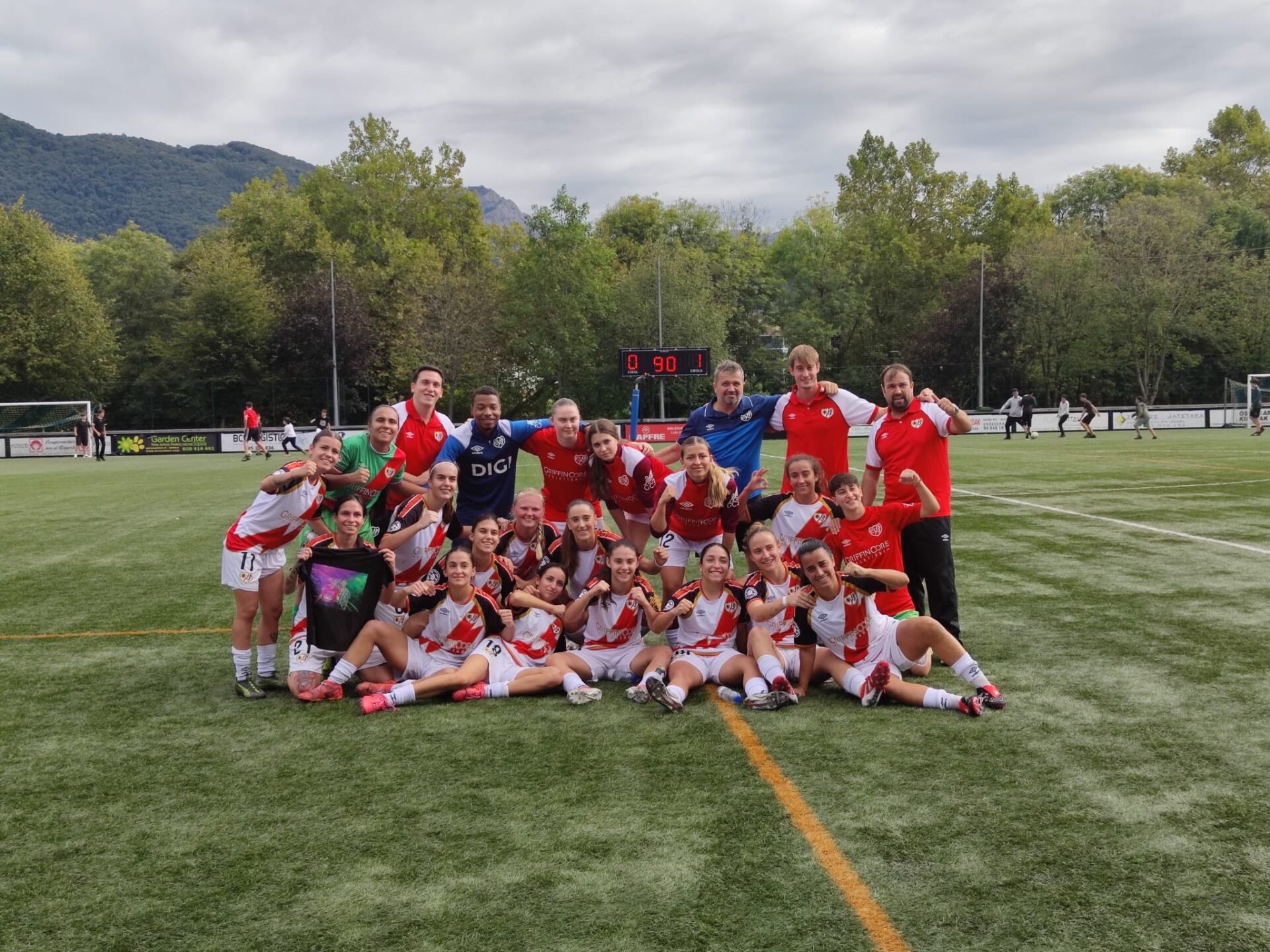 El Rayo Femenino llega al parón fuera del descenso como equipo más goleado
